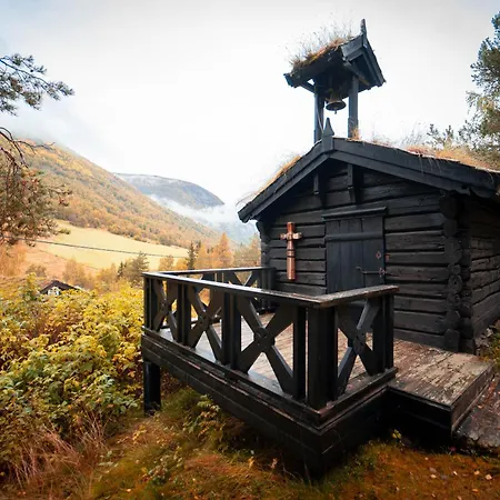 Roisheim & Skysstasjon Lom