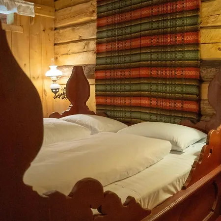 Roisheim & Skysstasjon Hotel Lom