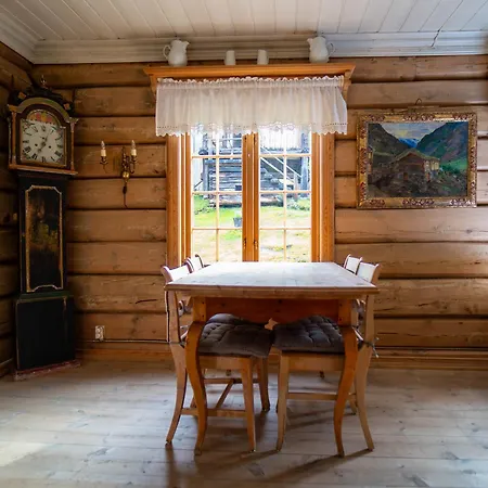 Hotel Roisheim & Skysstasjon Lom