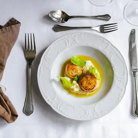 Roisheim & Skysstasjon Lom