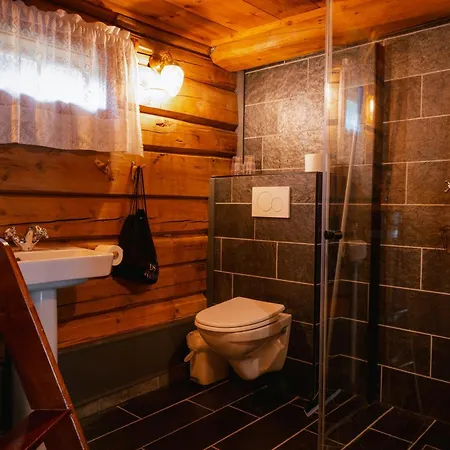 Roisheim & Skysstasjon Lom