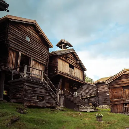 Hotel Roisheim & Skysstasjon Lom