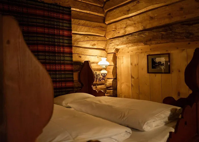 Roisheim & Skysstasjon * Lom