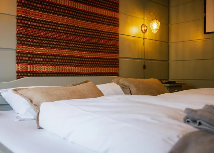 Roisheim & Skysstasjon Hotel Lom