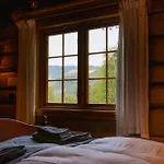Roisheim & Skysstasjon Hotel Lom